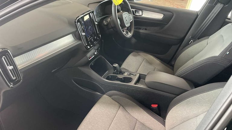 2022 Volvo XC40 Recharge Core, T4 plug-in hybrid, Electric/Petrol, Bright SUV N/A Automatic