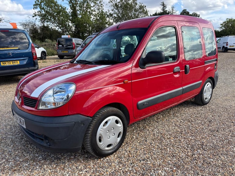 RENAULT Kangoo WHEELCHAIR ACCESSIBLE VEHICLE AUTO WAV AUTOMATIC 1.6 16v