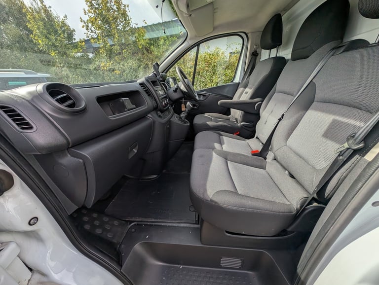 RENAULT TRAFIC 2.0 SH30 ENERGY dCi 145 Business+ MY19 *Air Con* 2020