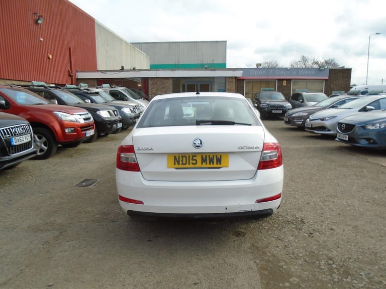 2015 Skoda Octavia 1.6 TDI Elegance Euro 5 (s/s) 5dr Diesel