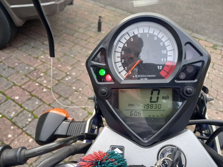 Suzuki SV650 k4 2004 19830 miles One Lady Owner