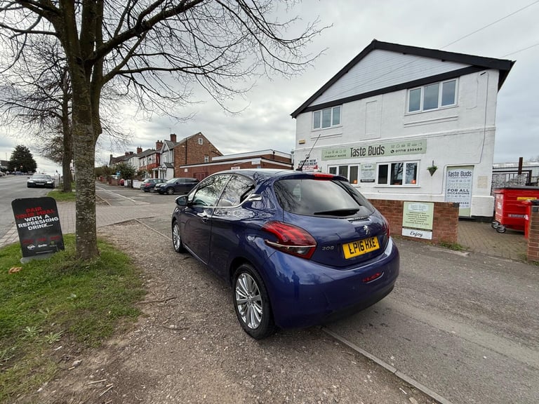 2016 Peugeot 208 1.2 PureTech Allure Euro 6 (s/s) 3dr HATCHBACK Petrol Manual