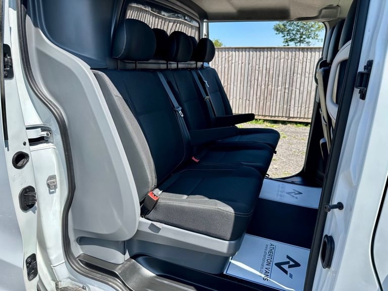 2018 Renault Trafic 1.6 dCi 27 Sport Nav Crew Van Double Cab 6dr Diesel Manual SWB Euro 6 (120  C...