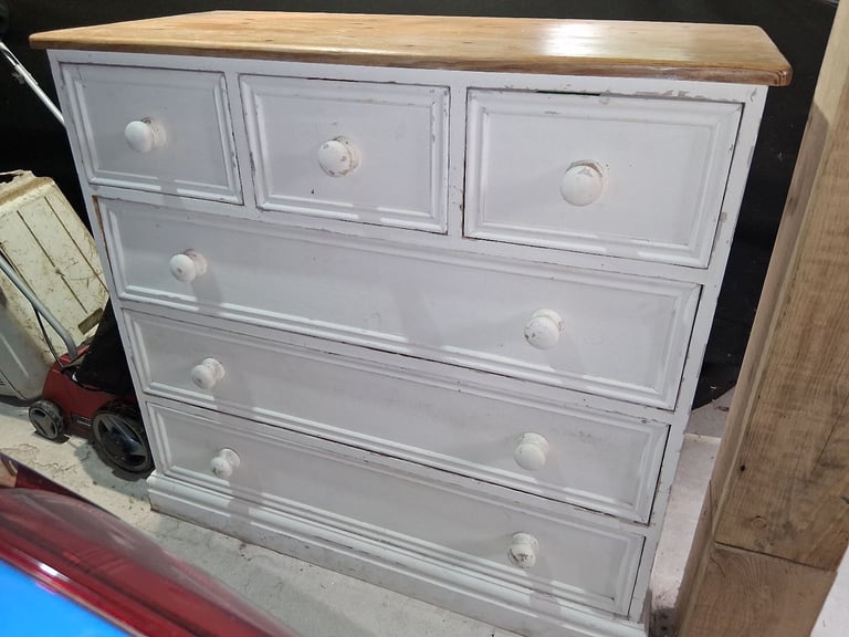 Solid pine chest of drawers