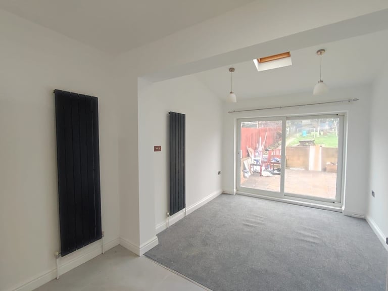 image for Luxury En Suite Studio Bedsit in Town Centre – Available Now
