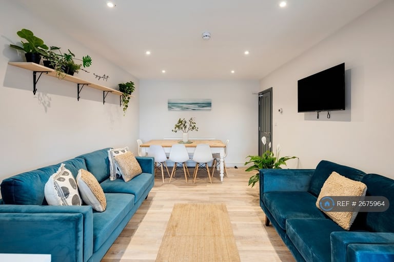 image for 8 bedroom house in Mackie Grove, Filton, Bristol, BS34 (8 bed) (#2675964)