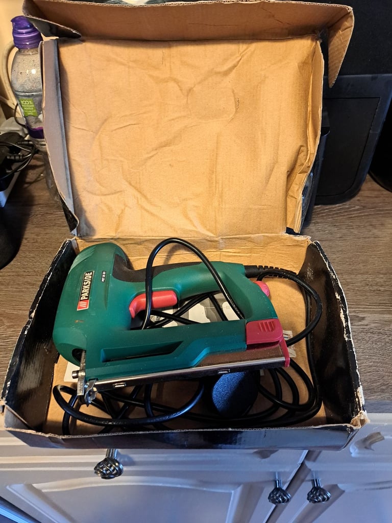 image for working boxed wired staple gun