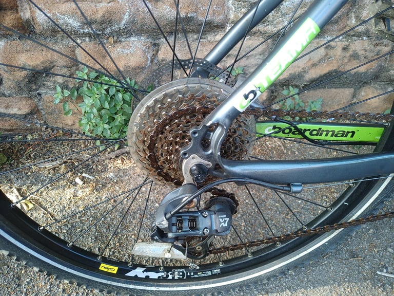 Boardman Team-R Light Weight Cross Country Mountain Bike - Carbon Forks
