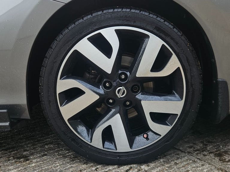 2016 Nissan Pulsar 1.5 dCi Tekna 5dr HATCHBACK DIESEL Manual