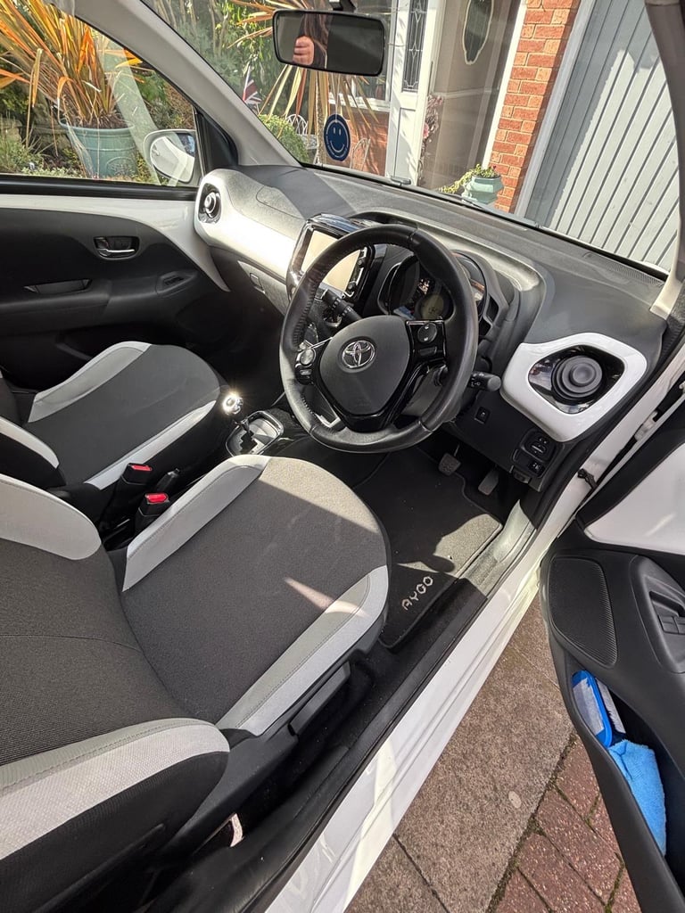 Toyota, AYGO, Hatchback, 2017, Semi-Auto, 998 (cc), 5 doors