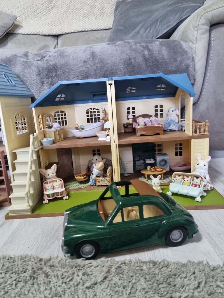 Sylvanian family blue house bundle 