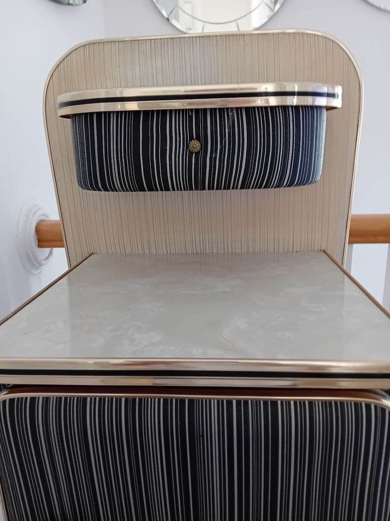 Bedside cabinet 