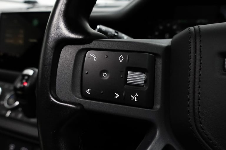 2022 Land Rover Defender 110 3.0 D300 MHEV X-Dynamic HSE SUV 5dr Diesel Auto 4WD Euro 6 (s/s) (30...