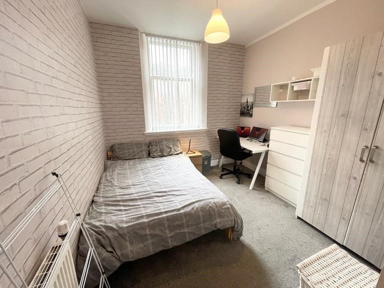 Room for Rent Near Glasgow City Centre - all bills included in rent.