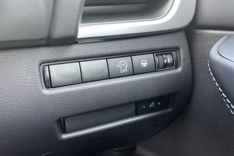 2025 Nissan Qashqai 1.3 DiG-T MH 158 N-Connecta [Glass Rf] 5dr Xtronic Hatchback Petrol Automatic