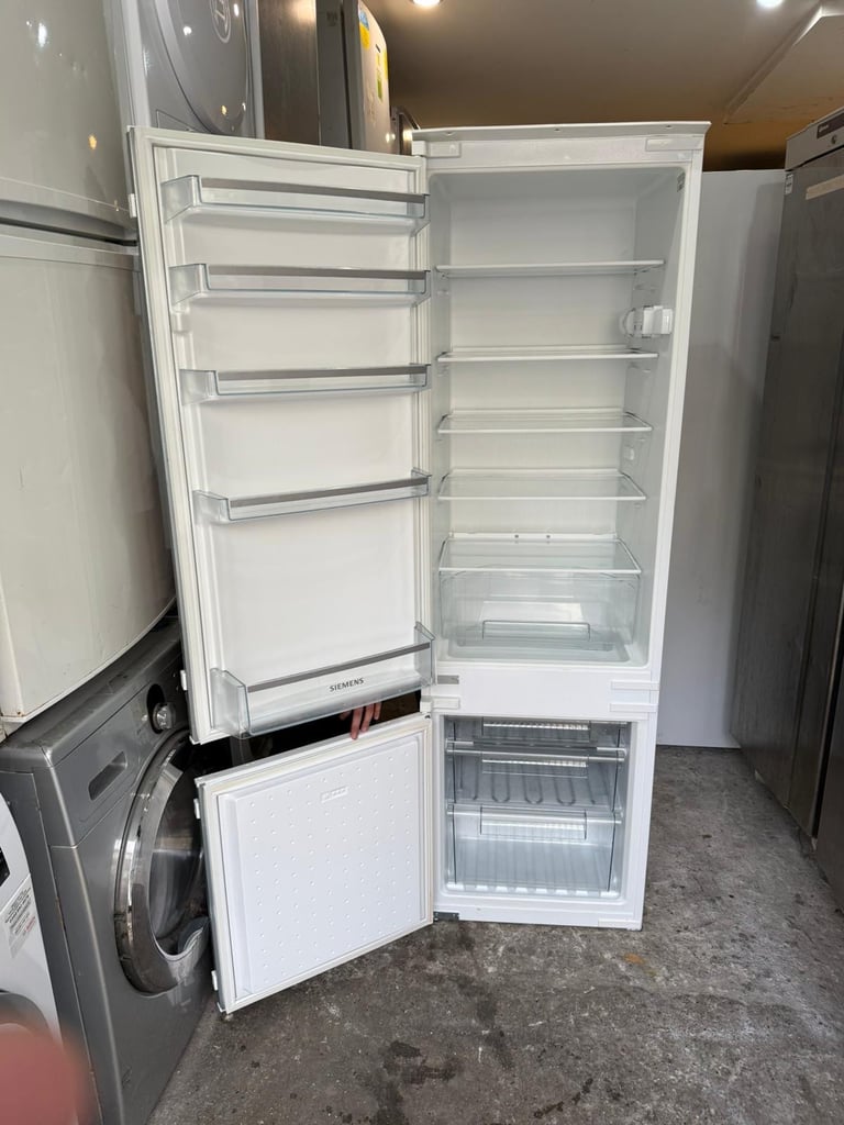 Siemens Integrated Fridge Freezer With Free Delivery N Warranty 