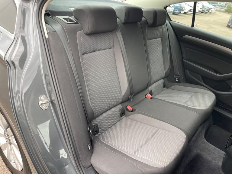 2015 Volkswagen Passat 1.6 TDI BlueMotion Tech S Euro 6 (s/s) 4dr SALOON Diesel Manual