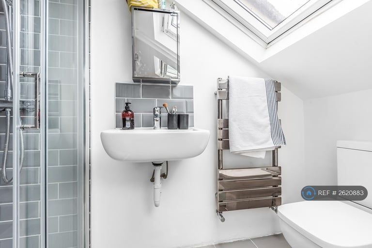 2 bedroom flat in Surrey Road, London, SE15 (2 bed) (#2620883)