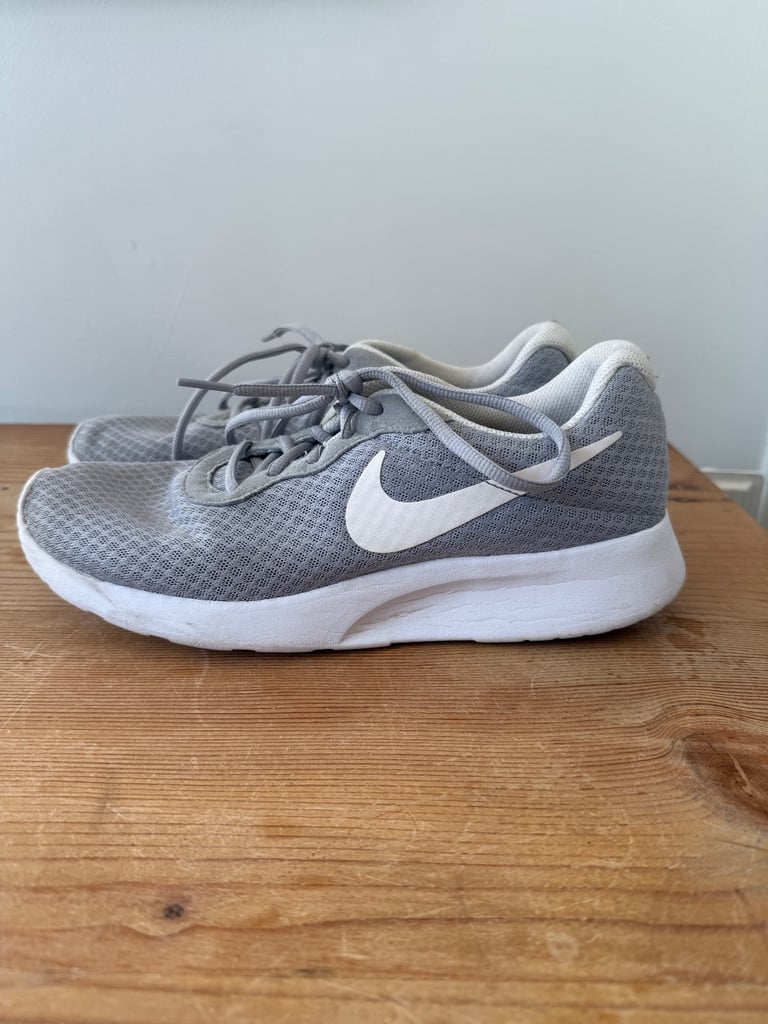 Women’s size 7 Grey Nike trainers 