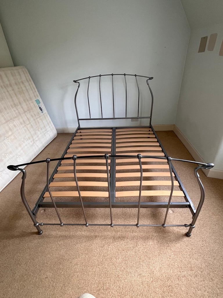 Double bed with or without mattress