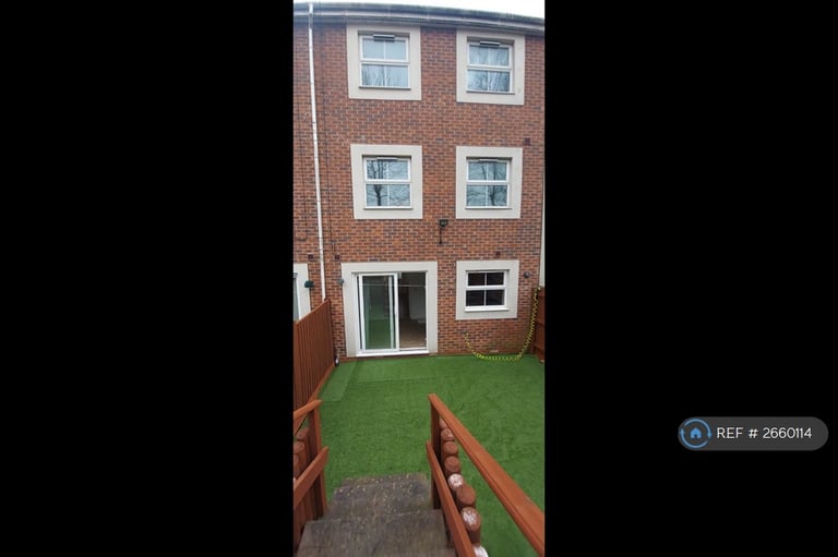 3 bedroom house in Railway View, Hednesford, Cannock, WS12 (3 bed) (#2660114)