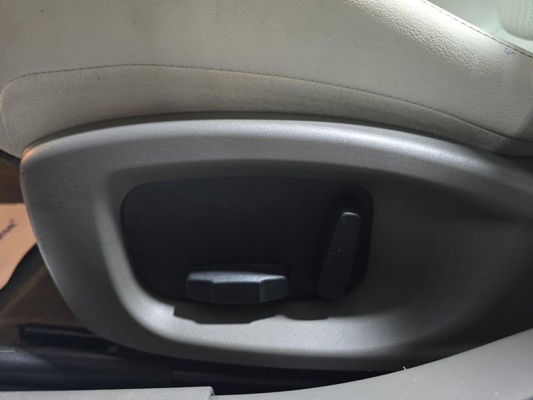 2017 Jaguar XE 2.0i Portfolio Auto Euro 6 (s/s) 4dr SALOON Petrol Automatic