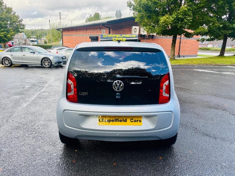 VOLKSWAGEN UP 1.0 High up! 2014