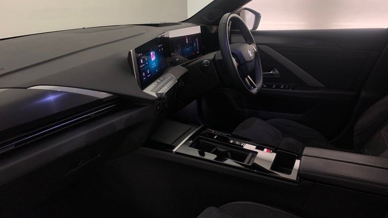 2023 Vauxhall Astra 54kWh Ultimate Hatchback 5dr Electric Auto (156 ps) Hatchback Electric Automatic