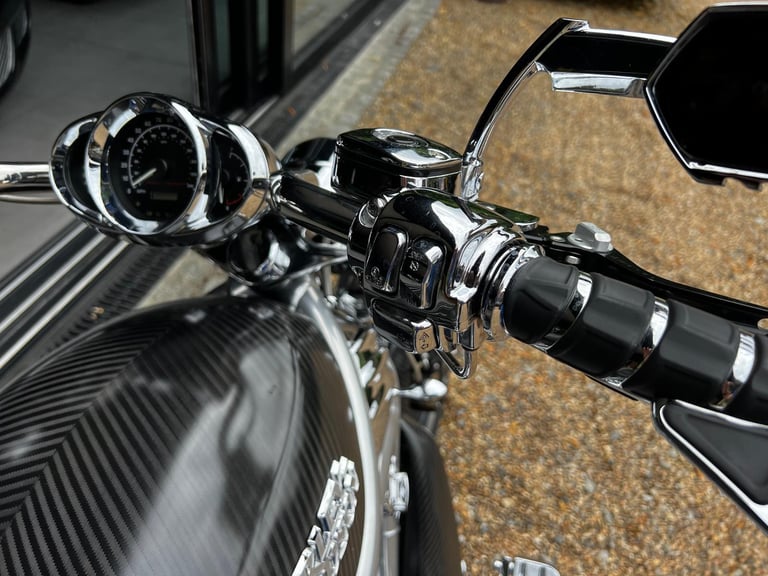 HARLEY DAVIDSON VRSCA V-ROD CUSTOM