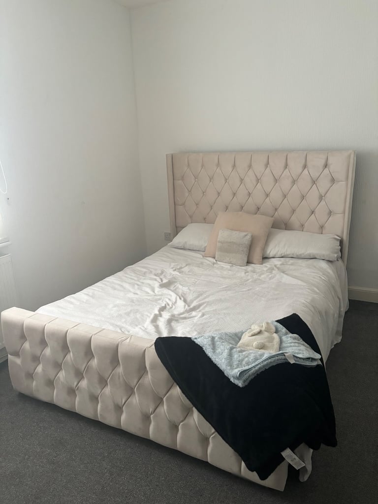 King sized bed