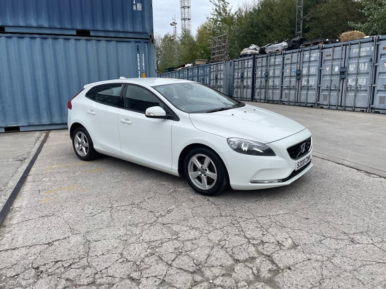 image for 2015 Volvo V40 D2 [120] ES 5dr HATCHBACK Diesel Manual