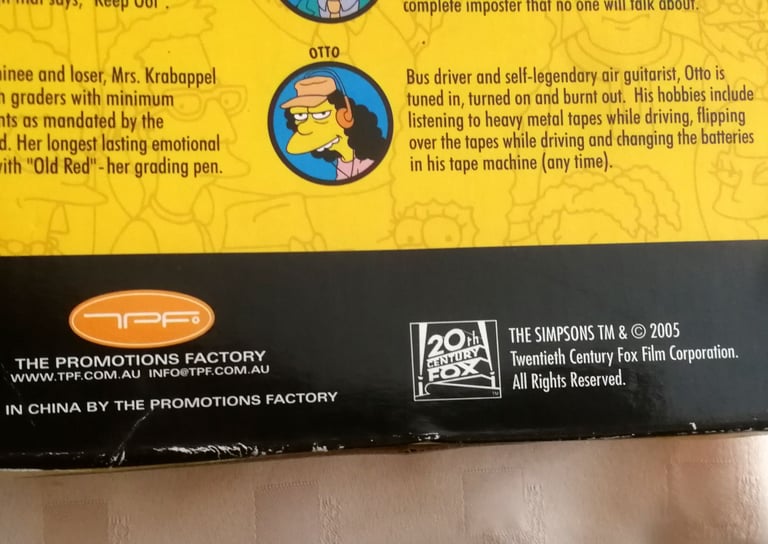The Simpsons 25 Piece Figurine Collector's Set With Golden Homer + Extra Figure