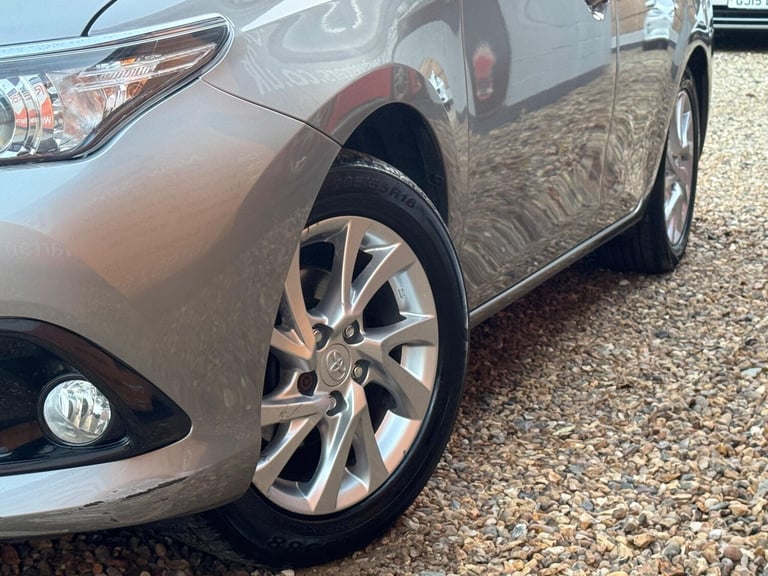2015 Toyota Auris 1.8 VVT-h Icon Touring Sports CVT Euro 6 (s/s) 5dr ESTATE Petrol/Electric Hybri...