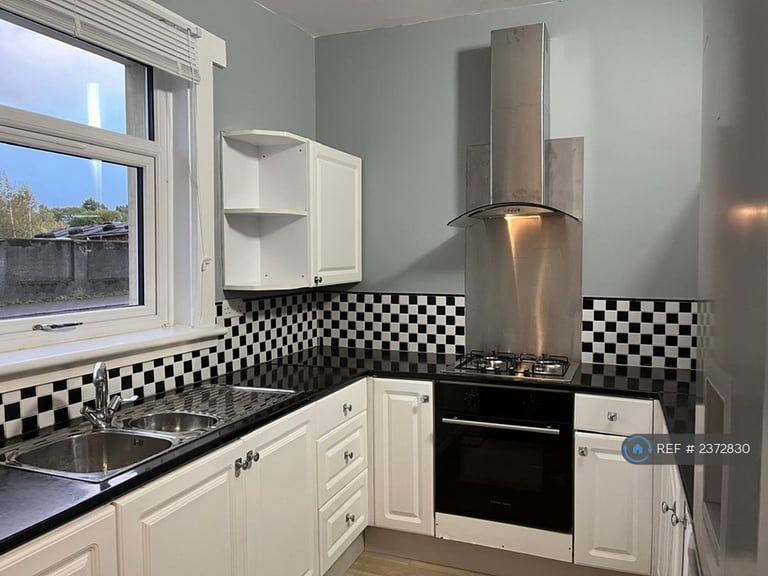 2 bedroom flat in Burnbank Street, Coatbridge, ML5 (2 bed) (#2372830)