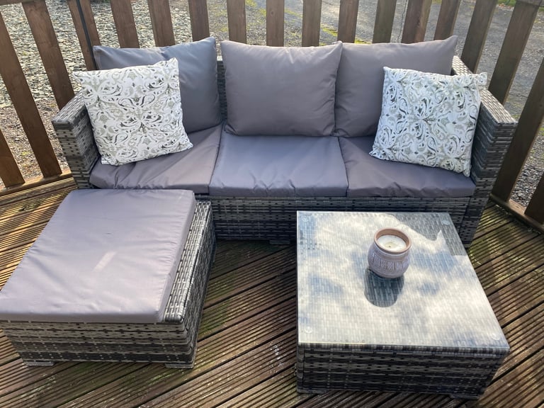 image for Lovely outside seating. 