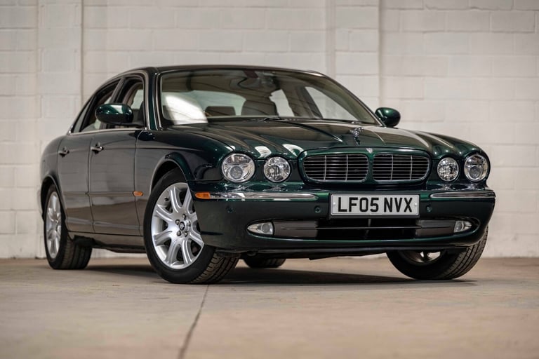 2025 Jaguar XJ Special Equipment  PETROL Automatic