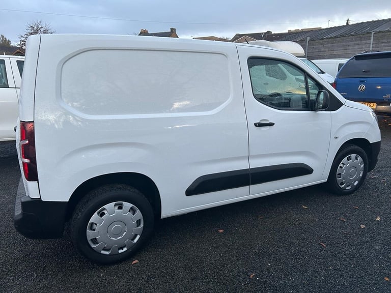 2021 Vauxhall Combo 2300 1.5 Turbo D 100ps H1 Dynamic Van PANEL VAN Diesel Manual