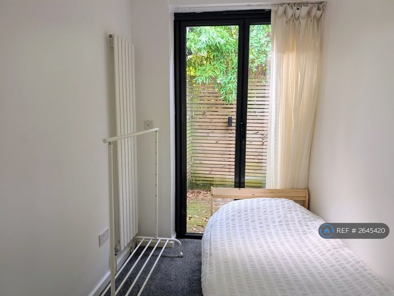 2 bedroom house in Beresford Court, Twickenham, TW1 (2 bed) (#2645420)