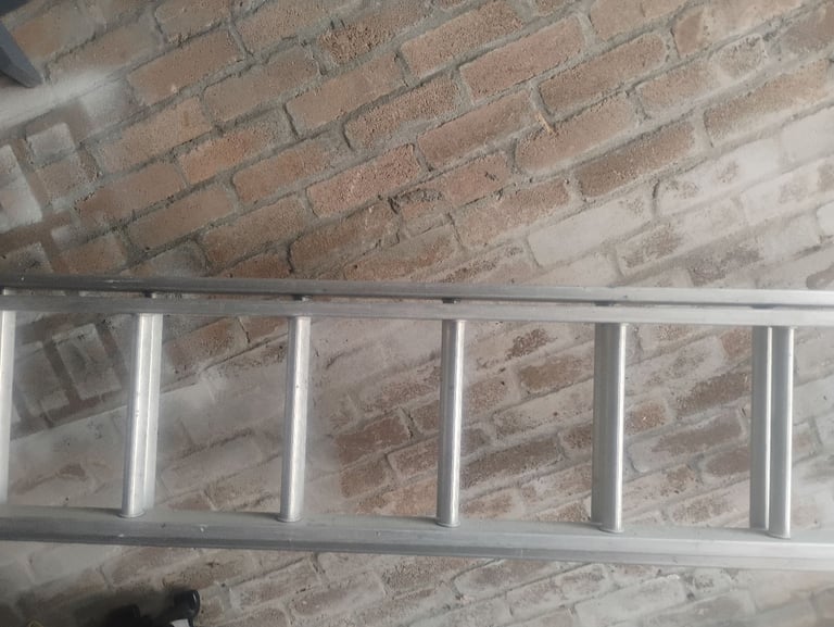 Double aluminium ladders 
