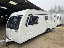 2016 Lunar Ultima 640 Fixed bunk beds & motor mover