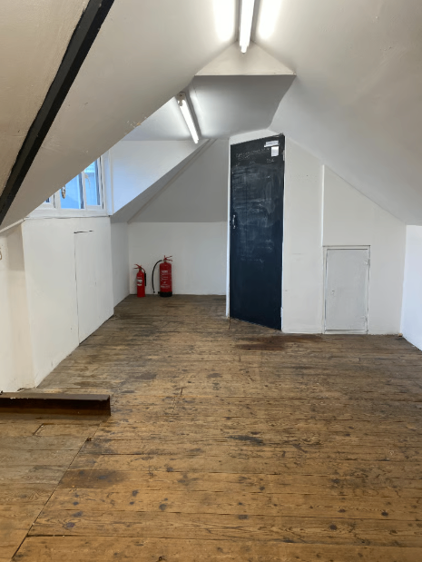 Charming Loft Studio Workspace for Creatives | 20% Off | Leyton, E10