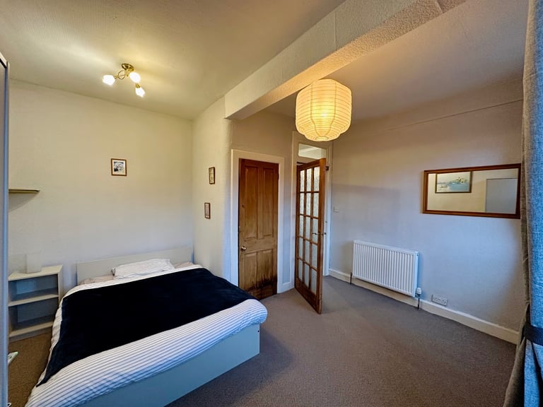 image for Spacious Double Room - Quiet Spot near City Centre