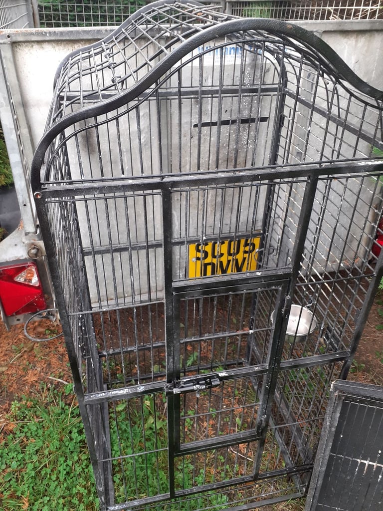 Large parrot cage 