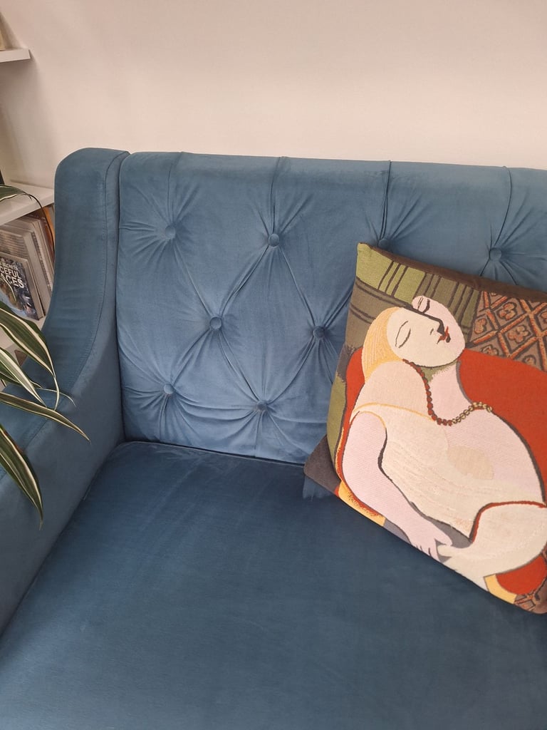 image for Stylish and premium armchair in excellent condition - blue/ teal