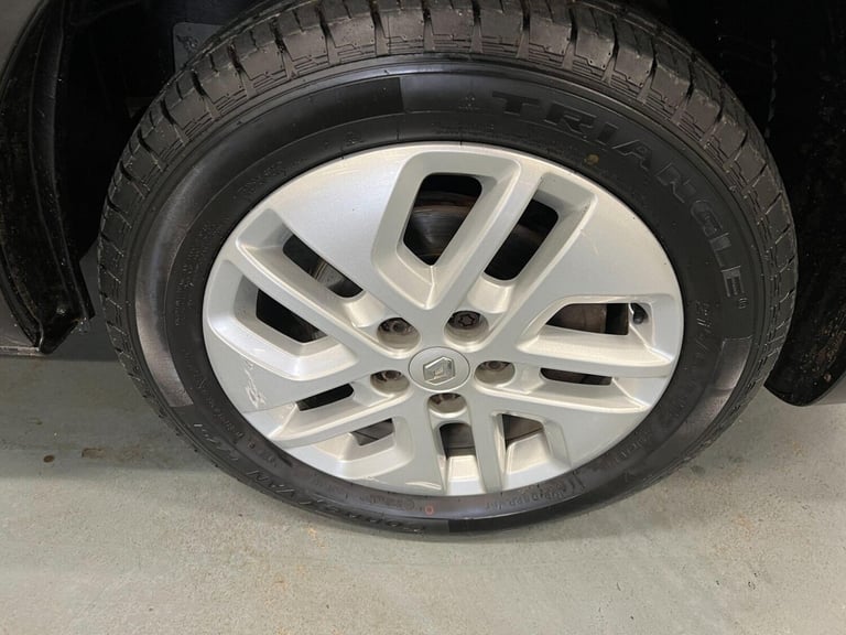 2016 Renault Trafic 1.6 dCi 27 Sport Nav SWB Standard Roof Euro 6 5dr Panel Van Diesel Manual