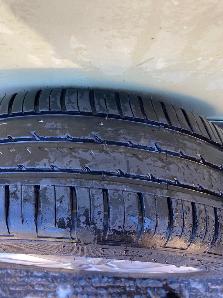 Seat Ibiza Alloy Wheels With Nearly New  185/60/15 Fulda Tyres. 6jx15 6J0601025m