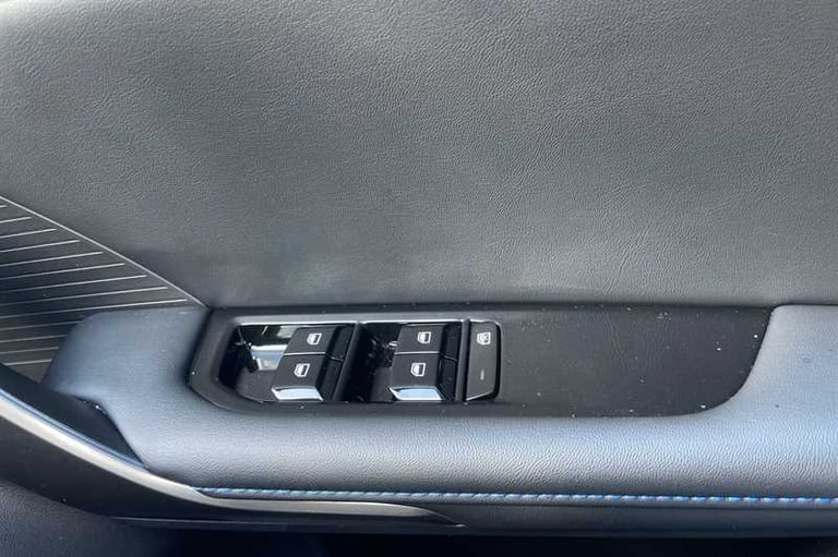 2023 MG MG4 64kWh Trophy Long Range Hatchback 5dr Electric Auto (203 ps) Hatchback Electric Autom...