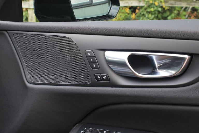 2025 Volvo V60 2.0 T6 18.8kWh Plus Auto AWD Euro 6 (s/s) 5dr ESTATE Petrol/Electric Hybrid Automatic