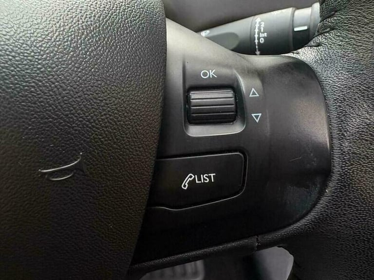 2015 Peugeot 208 1.2 VTi PureTech Style Hatchback 5dr Petrol Manual Euro 6 (82 ps) HATCHBACK Petr...