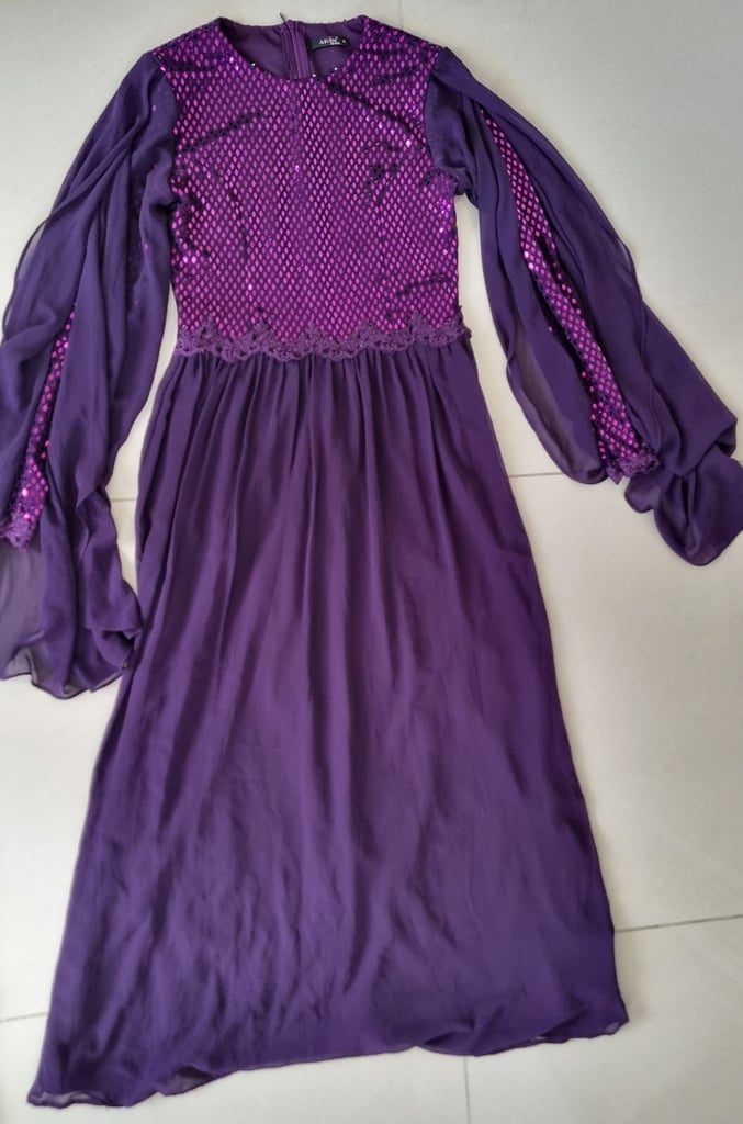 image for Beautiful Purple dress size M